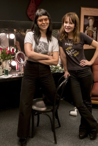 Sophia Amoruso e a atriz que a interpretou, Britt Robertson.